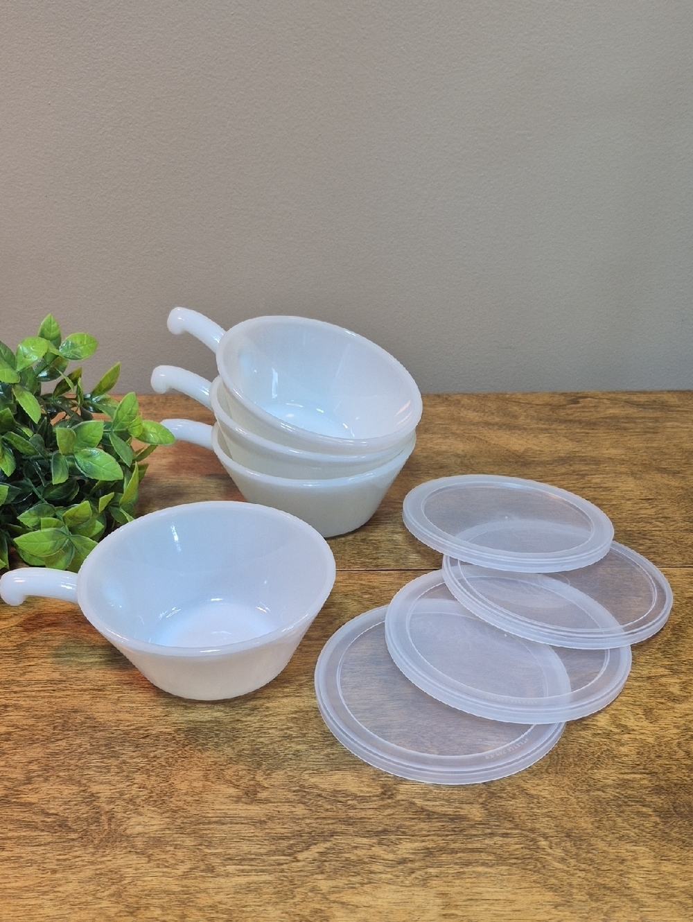 ANCHOR HOCKING Vintage Set of 4 Milk Glass Individual Size Handled Bowls & Lids